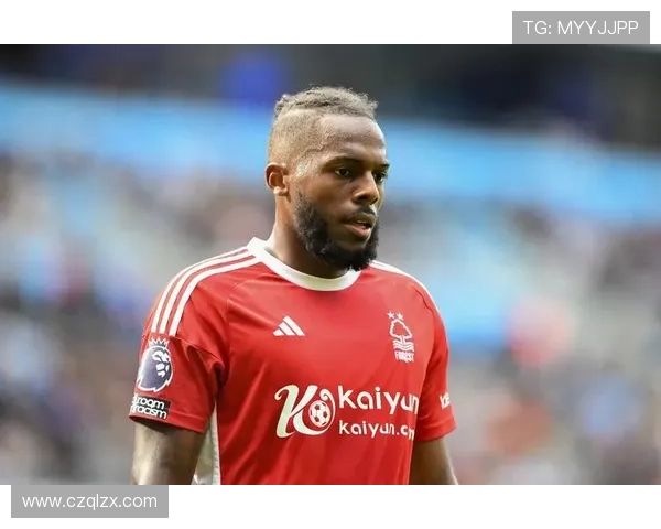 阿斯顿维拉新赛季阵容调整完毕 主帅与球员共同展望未来挑战