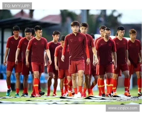 中国男足主场惊险逆转取胜年轻球员闪耀赛场展现无限潜力 中国男足主场惊险逆转取胜年轻球员闪耀赛场展现无限潜力