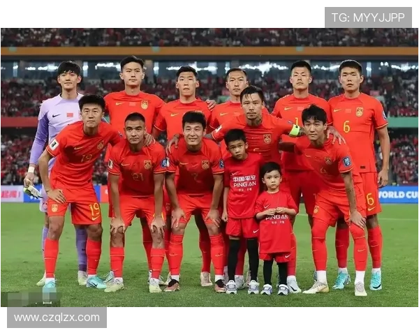 中国足球队备战世界杯预选赛新阵容曝光,年轻球员迎来机会