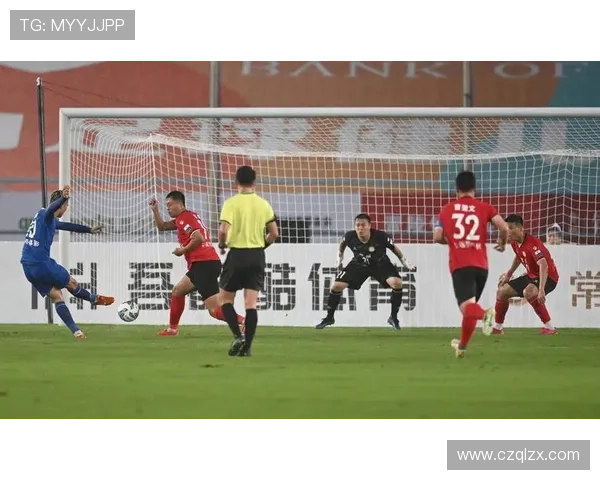 新赛季中超激战正酣国脚留洋与青训改革成焦点引热议球迷关注不断